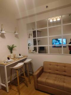 Budget Friendly Tad's Staycation - Manila - 0