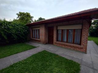 Casa Vacaciones Mar del Plata en fondo de propiedad - Mar del Plata - 0