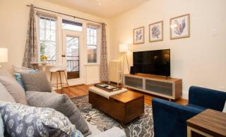 Top-floor 2br Renovated Bliss! - Boston - 0
