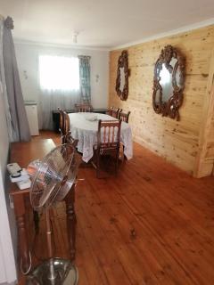 Break-a-way Log House - 1