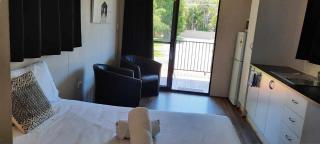 Blue Dolphin Caravan Park Yeppoon - 2