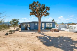 2 Homes, Hot Tub, Firepit, BBQ, Games by MariamsBnb - 2