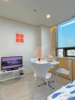 New, 1-minute walk from Hongdae Entrance Station, Great Namsan Tower View - Seoul - 1