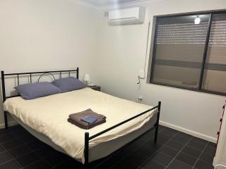 THE REAL CARTLEDGE AVE HOUSE ACCOMODATION, Whyalla - 2