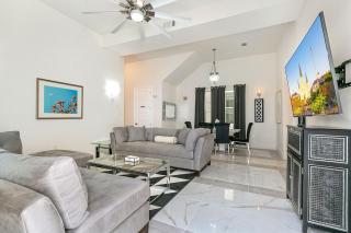 Stunning Condos Close to French Quarter - New Orleans - 8