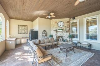 Luxurious 4-Bedroom Oasis with Private Pool - Seguin - 7