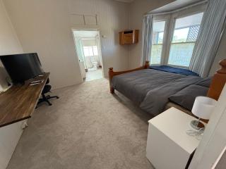 U4A ensuite room - 1