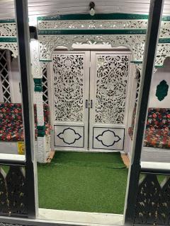 New Retreet Houseboat - Srinagar - 3