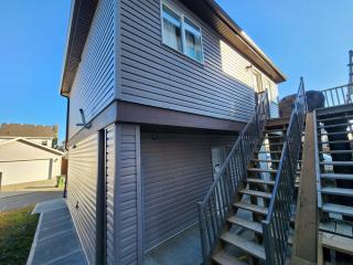 Modern Family Home with guest heat garage, Pet-Friendly!- NO BASEMENT - 4