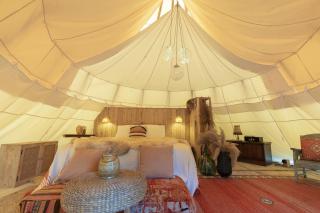 Tipi Marie met hotutub in de tuin - 9