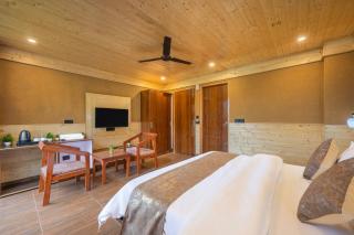 The Kufri Uphills l Property of the year I Serviced Villa I Couple Friendly I Pvt Balcony I Open Air Terrace I Bonfire I Kufri by Exotic Stays - 1