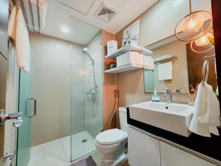 One Bedroom Unit with Venice Canal View - Manila - 9