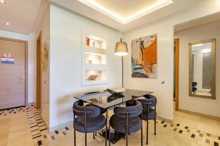 Elevated Elegance A Stylish Golf Atlas Apartment - 1