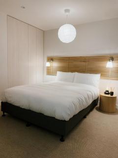 Collins Escape - 2 bedrooms with Collins St Balcony - 1