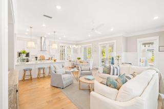 Hola Beaches by Stay on 30A- Pool, Bikes, Golf Cart - Inlet Beach - 9