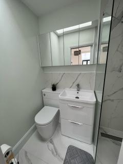 Two bedroom luxury apartment - London - 8