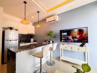 Cozy 1BR Apartment with Big Balcony - 2 Pools & 5 mins from Surin Beach - Phuket - 8