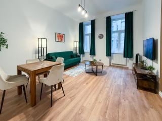 Enjoy Apartments,AC,Public Transport near,Pick up available, ask about Garage - 0