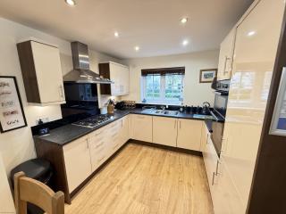 Ace Grace Place - Part of the The Bay Filey Holiday Village with pool, gym and direct beach access, pub, restaurant, tennis and meadows walks - 2