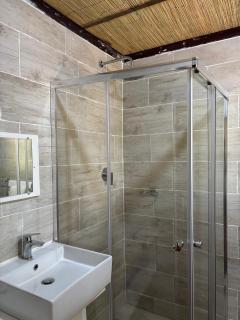 The Halfway House, Headlands - 5