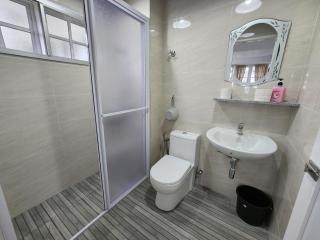 Little England B3 - 1