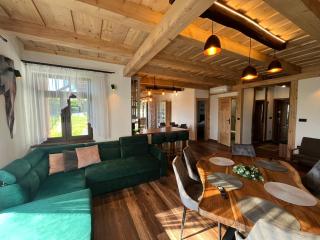 Julia Vendeghaz Fony - 0