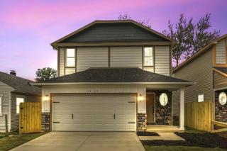 Charming 4BR New Home Columbus With Garage Parking - Columbus - 0