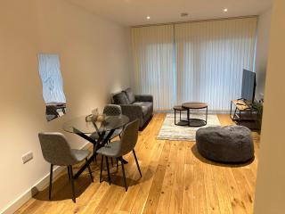 Stunning 1 bedroom apartment - 3