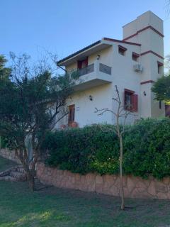Hermosa casa de veraneo con pileta - 9