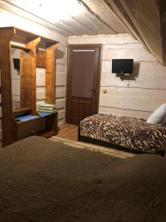 Біля комори - 6