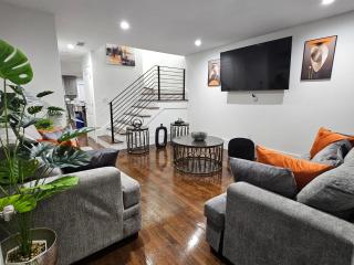 Brand New 4BR House 20Min Downtown Boston - Boston - 0