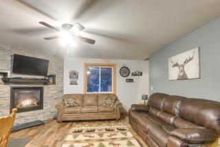 Family Cabin with Fire Pit - 25 Miles to Yellowstone - Island Park - 7