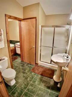 Cedar Creek Cabins #4 with Giant Spa Tub - Eureka Springs - 3