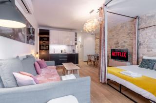 Appartement spacieux et rénové - Paris - 8