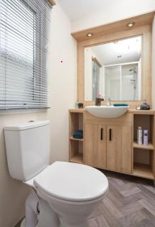 Golden Palm Resort - Sequoia Grove - Coastal Caravan Breaks - Chapel St. Leonards - 4