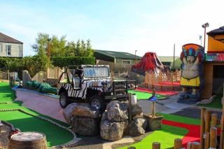 Golden Palm Resort - Sequoia Grove - Coastal Caravan Breaks - Chapel St. Leonards - 2