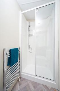 Golden Palm Resort - Sequoia Grove - Coastal Caravan Breaks - Chapel St. Leonards - 3
