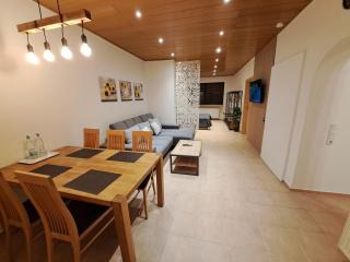 Sonnen 1 - Erdgeschoss-Wohnung mit Arbeitszimmer und Parkplatz - Bexbach - 8