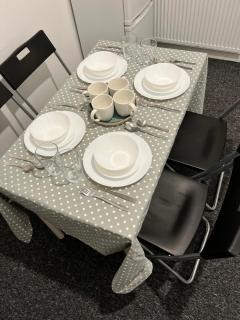 MUGHAL HOUSE GROUND FLOOR PRIVATE 2Bed APARTMENT & FREE PARKING - 3