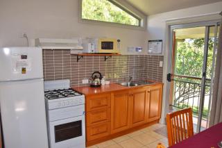 Coast and Country Cabin 2 - - 8