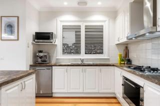 Luxurious Georgian Style Family Home with Cinema - 5