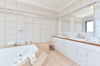 Panoramic Oceanview Manor - Nelson Bay - 3