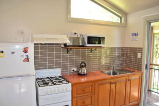 Coast and Country Cabin 5 - - 9