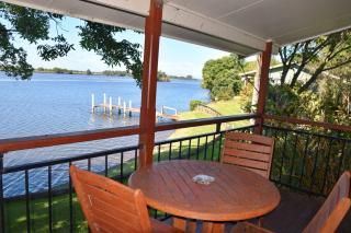 Coast and Country Cabin 5 - - 8