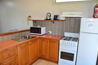 Coast and Country Cabin 6 - - 8