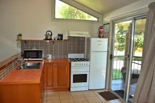 Coast and Country Cabin 6 - - 7