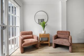 Charming 2-Bed Home with Outdoor Space in Cremorne - 2