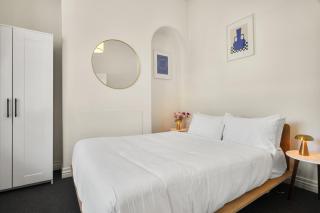Charming 2-Bed Home with Outdoor Space in Cremorne - Melbourne - 1