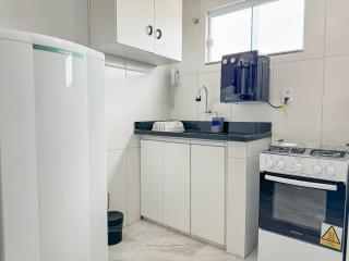 Apto com Ar, Smart TV e Wi-Fi - 5 min da Praia - 4