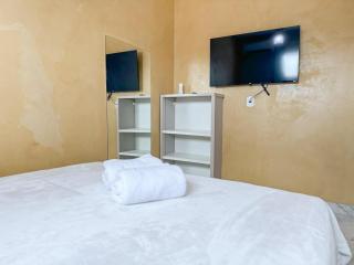 Apto com Ar, Smart TV e Wi-Fi - 5 min da Praia - 6